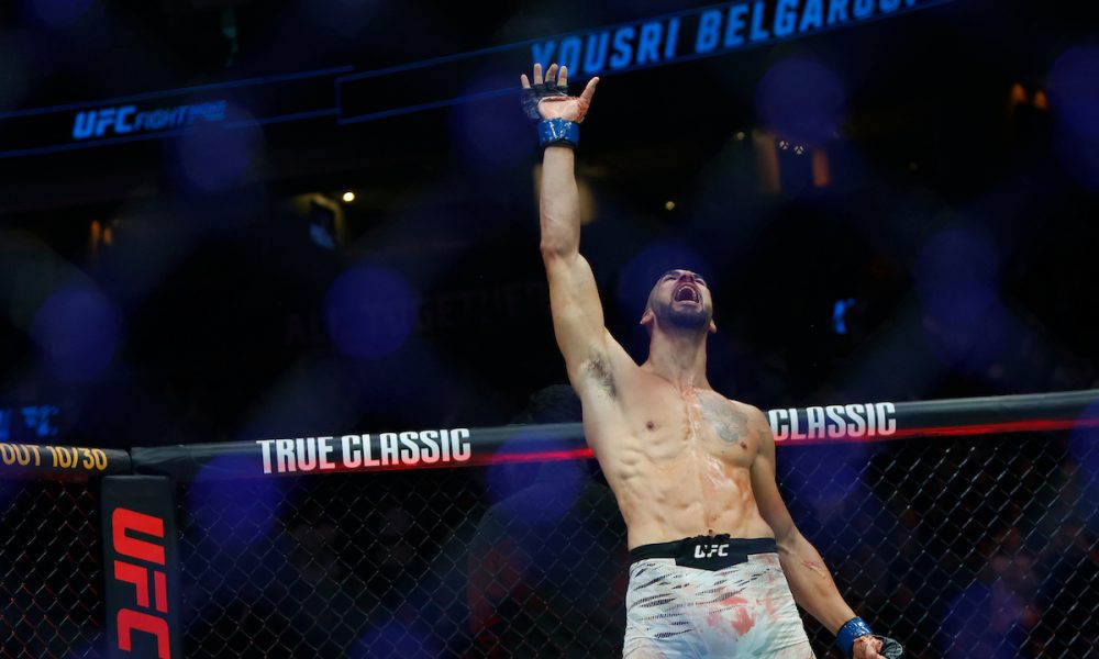 Yousri Belgaroui celebra sua vitória no UFC Canadá