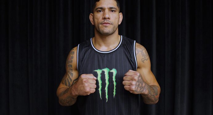 Alex Poatan demonstra interesse em enfrentar Carlos Ulberg no UFC