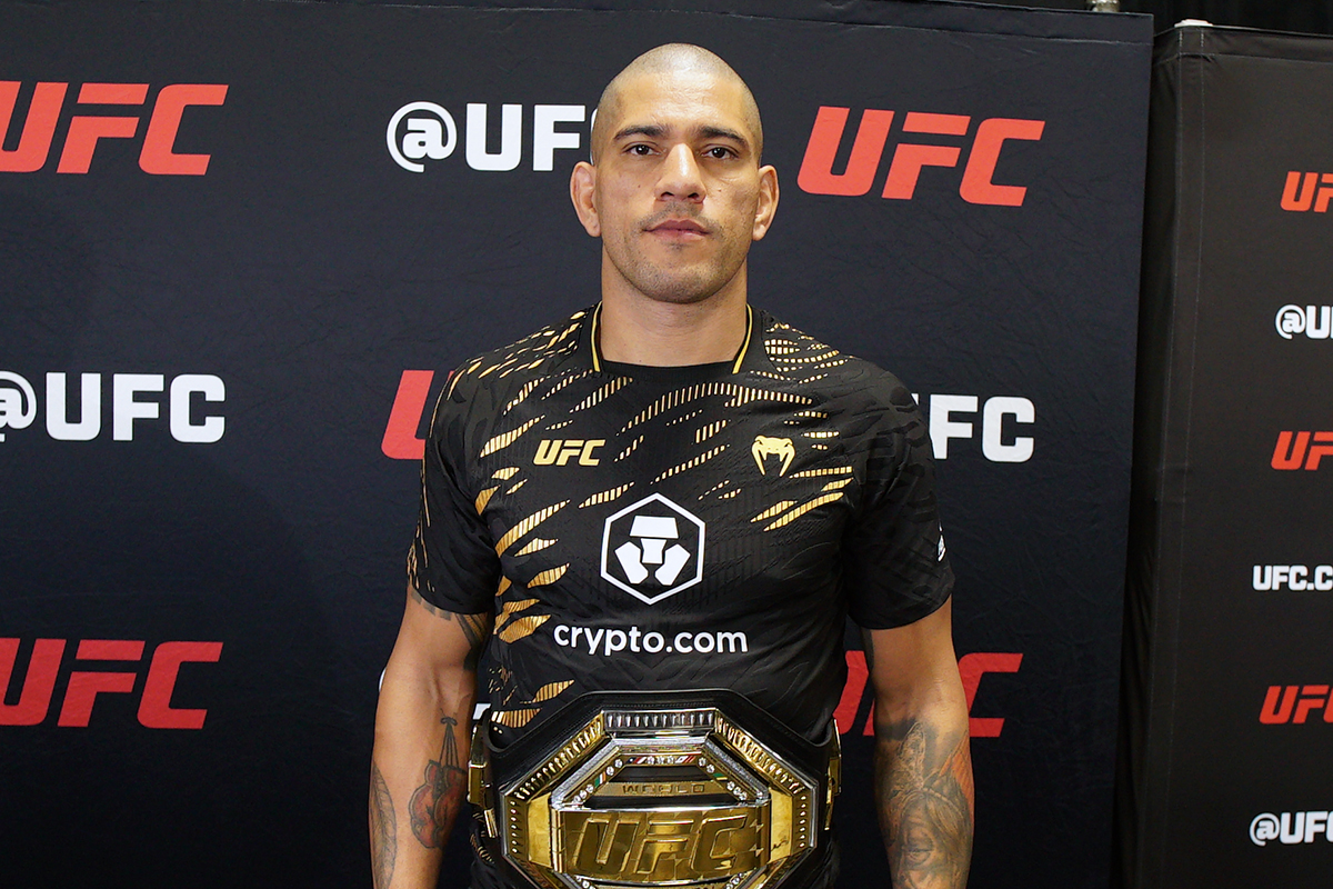 Ex-campeão e Hall da Fama do UFC aposta que venceria Alex Poatan