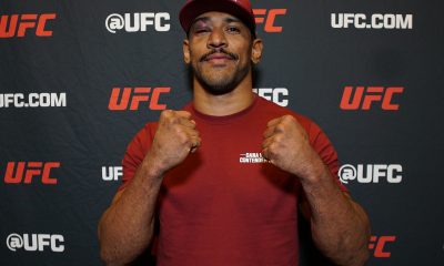 De punhos cerrados, Luis Felipe Dias posa para foto após o Contender Series
