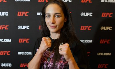 De punhos cerrados, Veronica Hardy posa para foto durante o media day do UFC 320