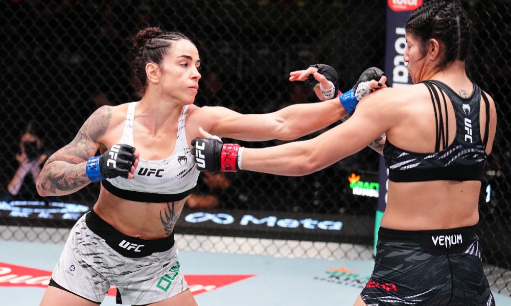 Norma Dumont e Ketlen Vieira durante luta no UFC Vegas 110