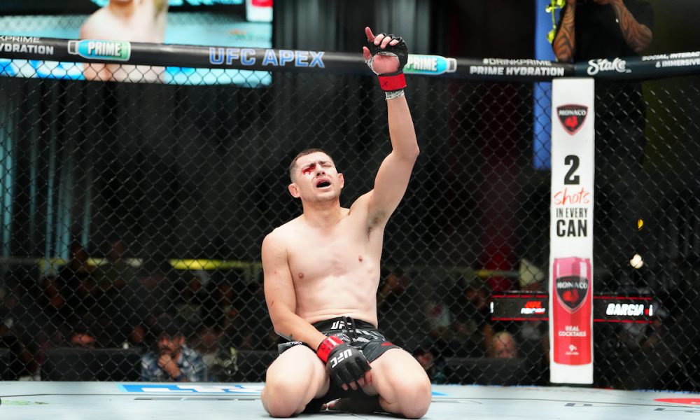 Steve Garcia comemorando a vitória no UFC Vegas 110