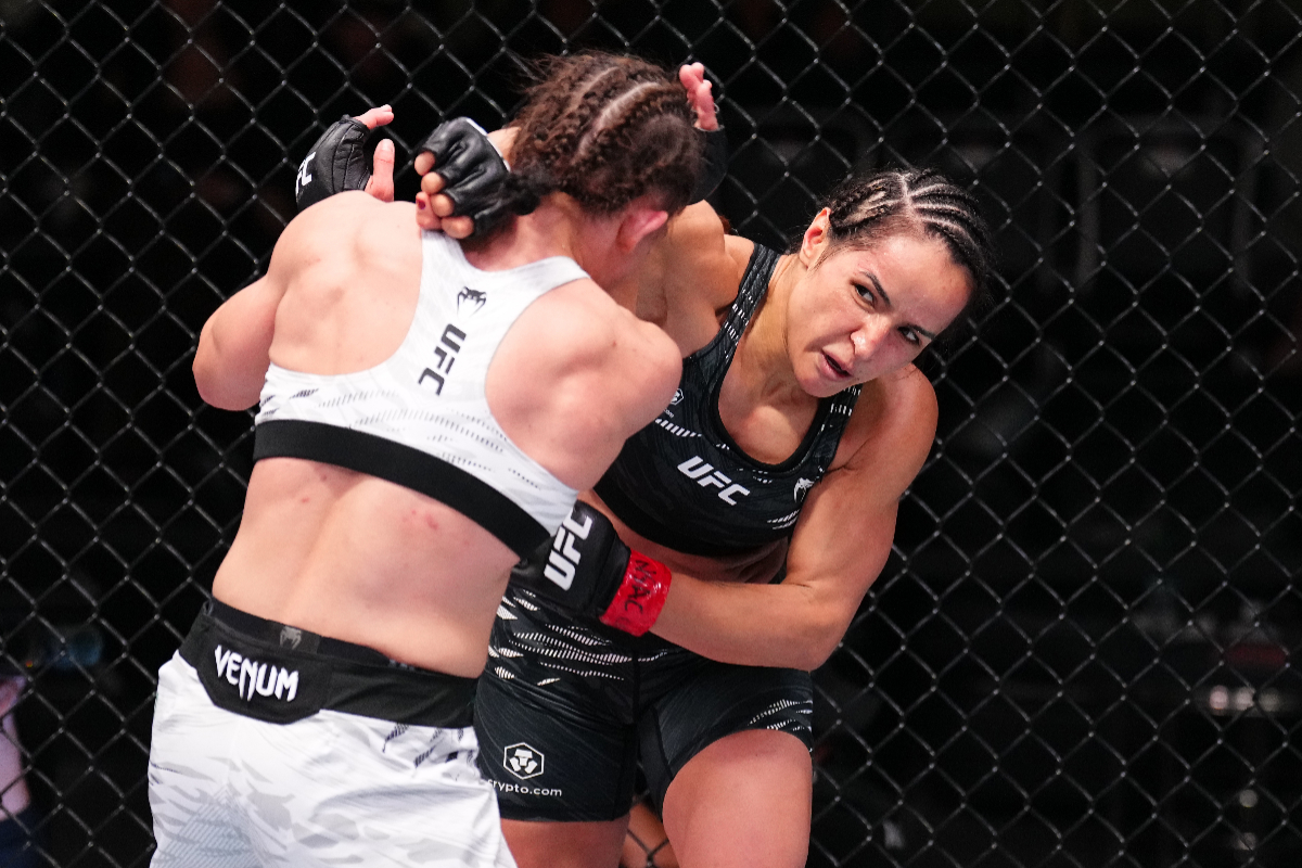Talita Alencar finaliza Ariane Sorriso e vence a luta de abertura do UFC Vegas 110