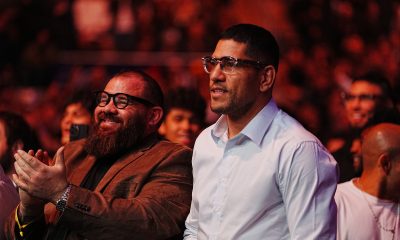 Plinio Cruz e Alex Poatan marcam presença na plateia do UFC 322