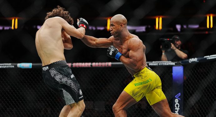 Gregory Robocop derrota Kopylov e conquista segunda vitória seguida no UFC 322