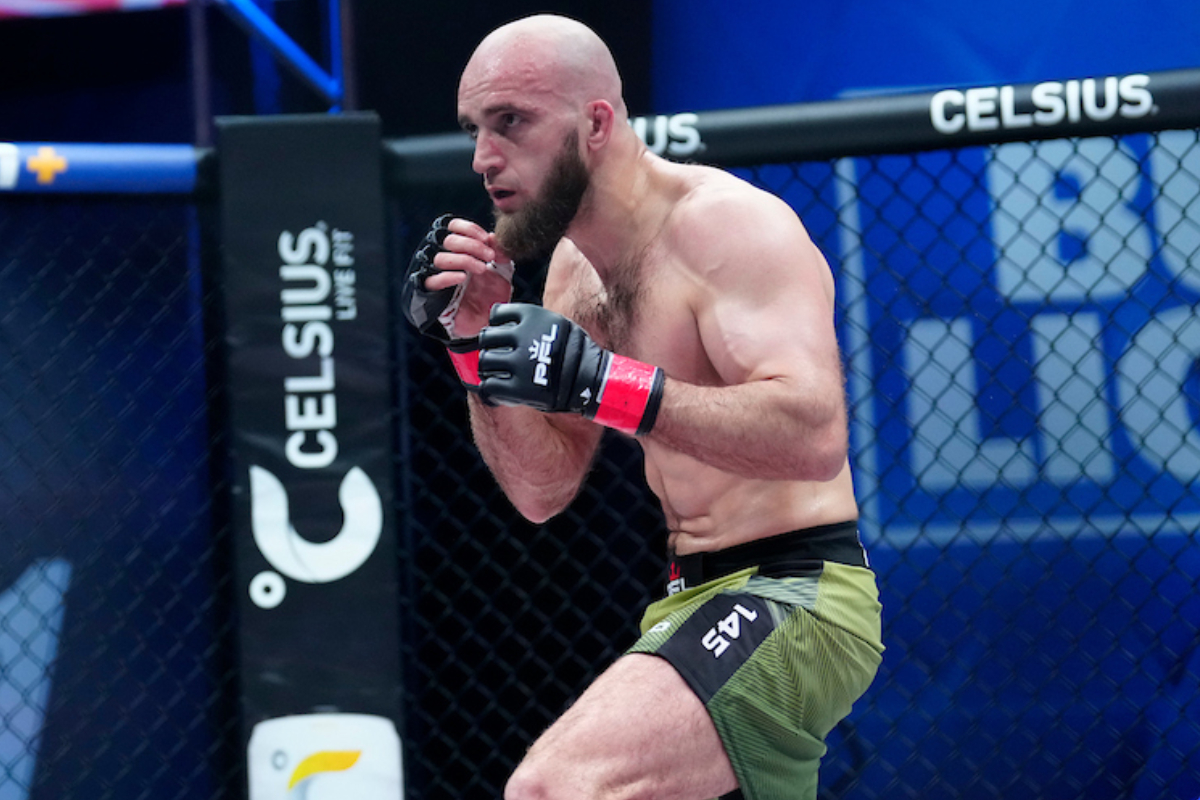 Movlid Khaybulaev em ação em confronto na PFL