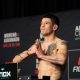 Brandon Moreno posando para foto durante pesagem do UFC México