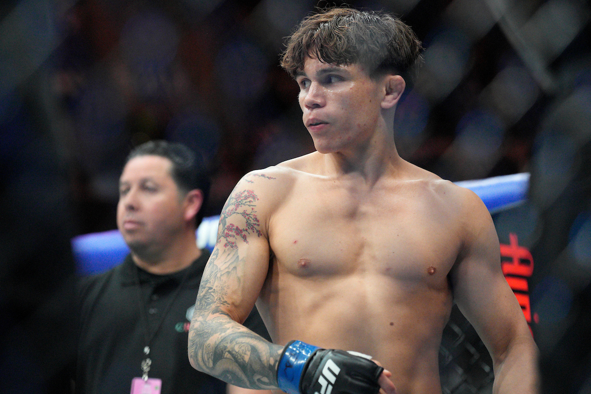 Algoz de Moreno, Lone’er Kavanagh fatura bônus de R$ 513 mil no UFC México