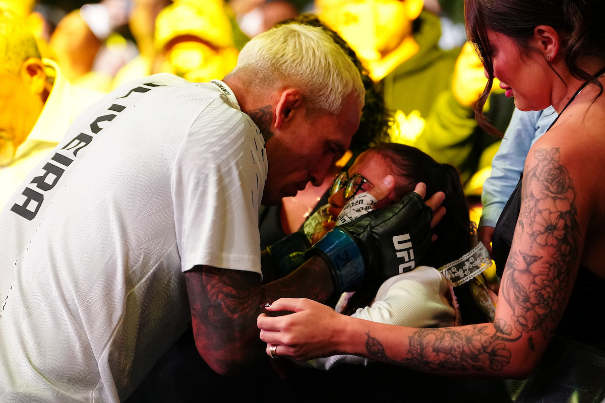 Filha de Charles Do Bronx brilha em estreia no jiu-jitsu e emociona o pai