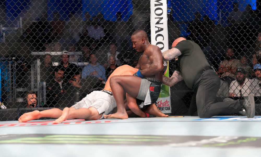 Tresean Gore colocou Azamat Bekoev para dormir no UFC Vegas 115