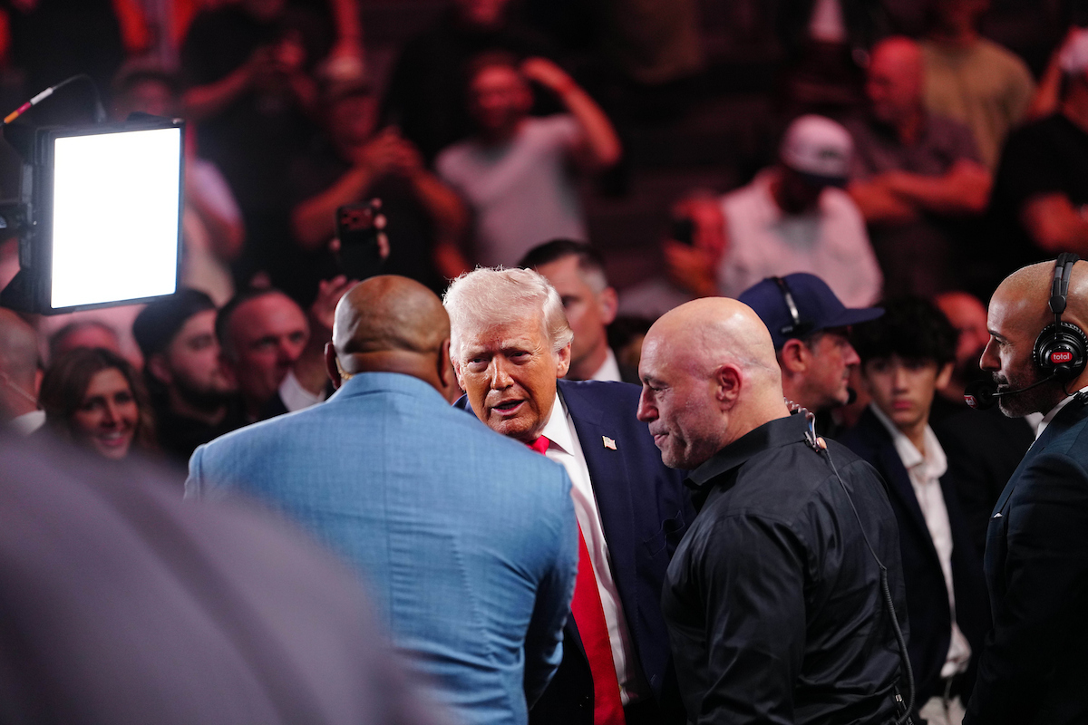 Presidente dos Estados Unidos, Donald Trump esteve presente no UFC 327